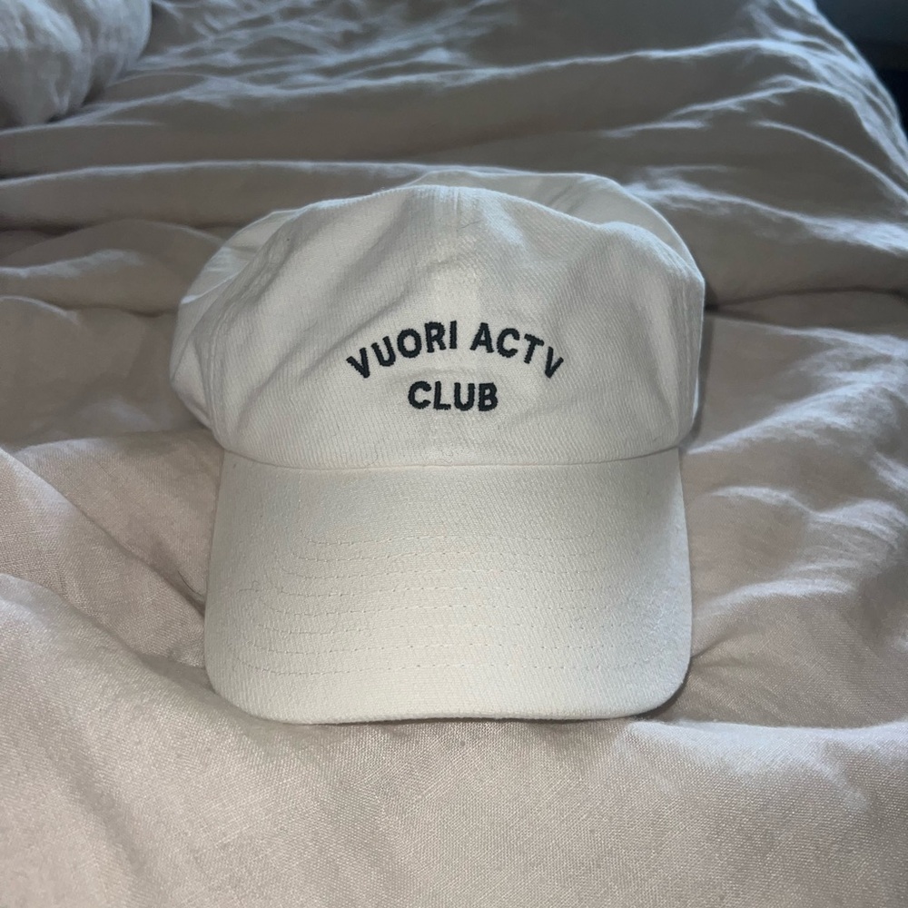 Vuori ACTV Club Cream Cap